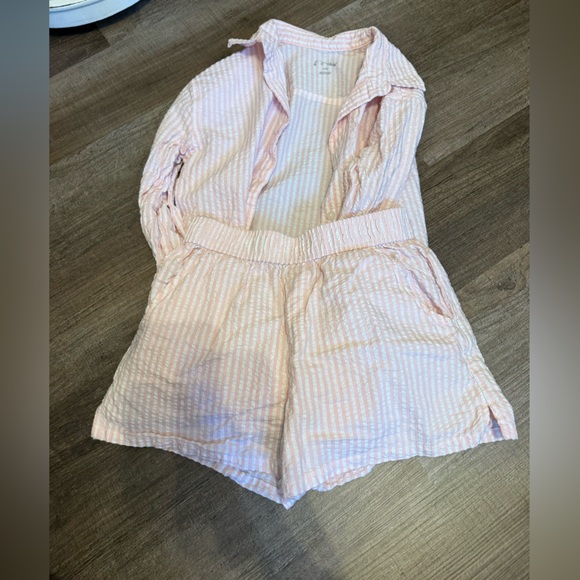 art class Other - Art Class Pink and White Bodysuit with Ribbed Texture